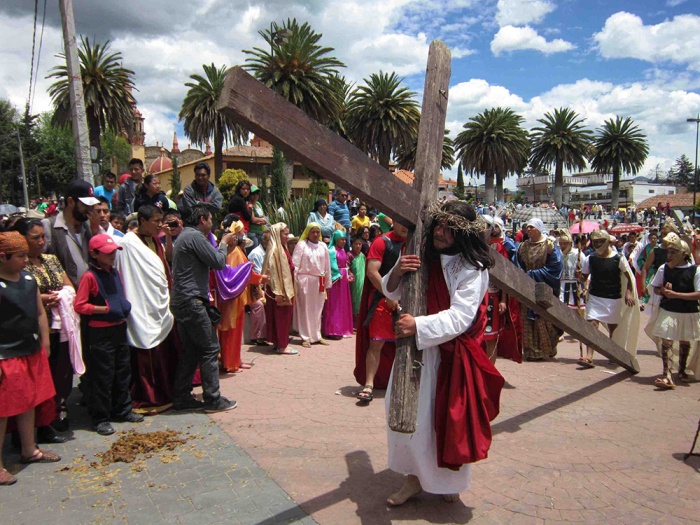 Rekonstrukce křížové cesty v mexiku.